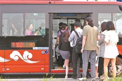 公交集团丨解决地铁接驳“最后一公里” 织密专线公交通勤微循环网络